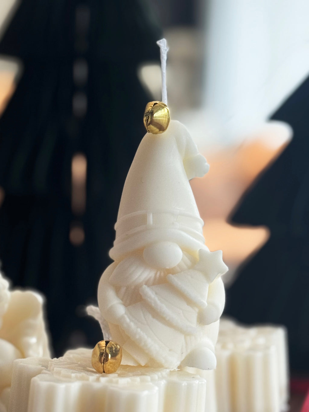 Kuusepuuga päkapikk "Päka" Skulptuurküünal