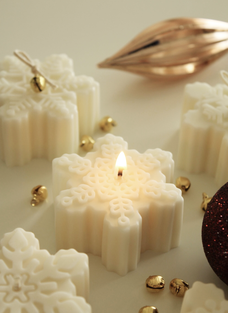 Lumehelbeke skulptuurküünal