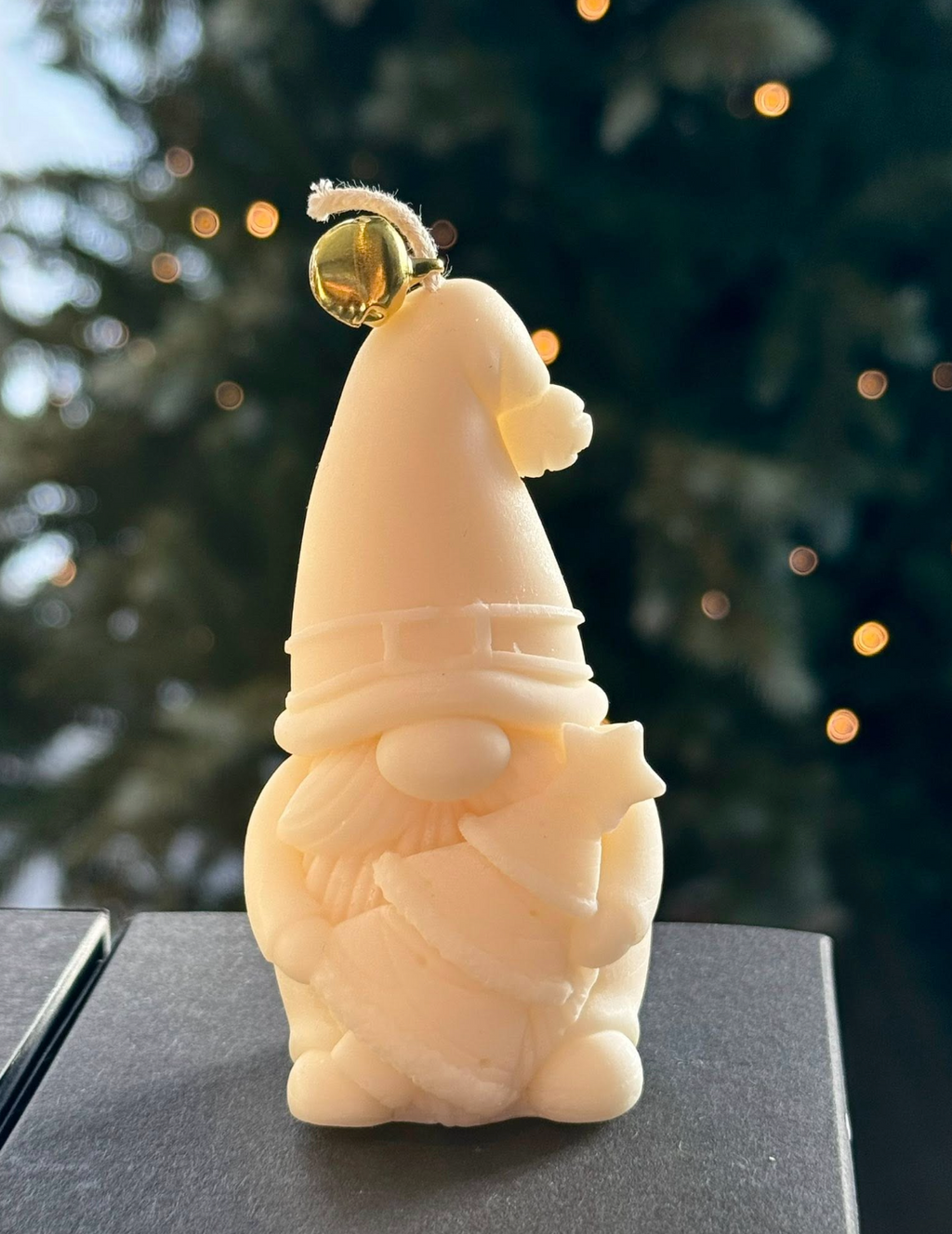 Kuusepuuga päkapikk "Päka" Skulptuurküünal